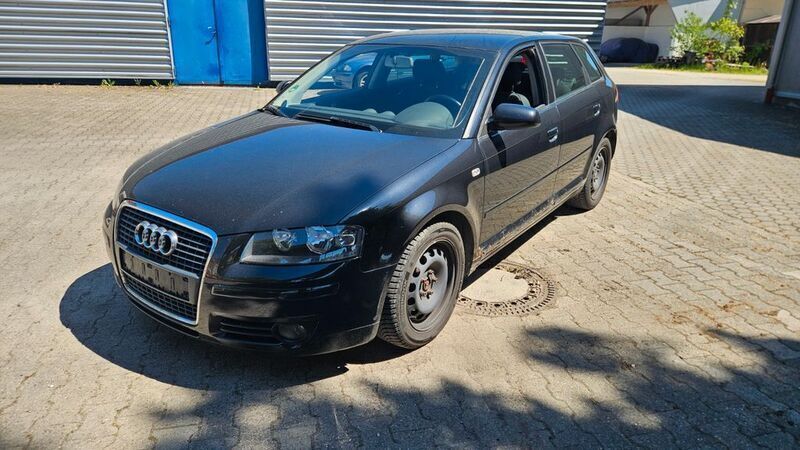 Schwarz Gebraucht 2005 Audi A3 Sportback Ambiente Limousine | 999 € - Bild 1/4