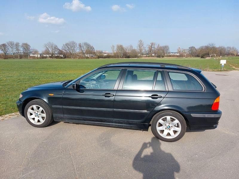 Gebraucht BMW 320 150 PS (110 kW) 2005 Schwarz Kombi