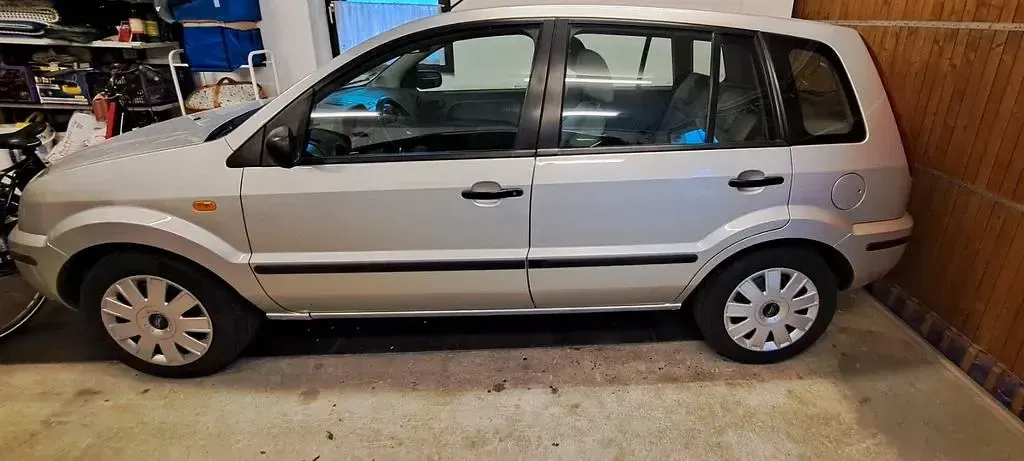 Gebraucht Ford Fusion Trend 101 PS (74 kW) 2005 Grau Kleinwagen