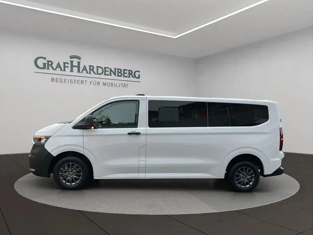 Usata VW Caravelle Basis 150 CV (110 kW) 2025 Blu Furgone