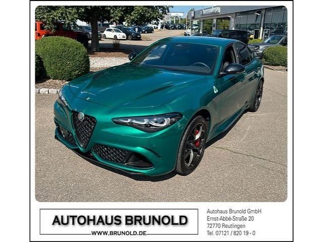 Grün Neu 2025 Alfa Romeo Giulia Quadrifoglio Limousine | 98.900 € (Teuer) - Bild 1/4