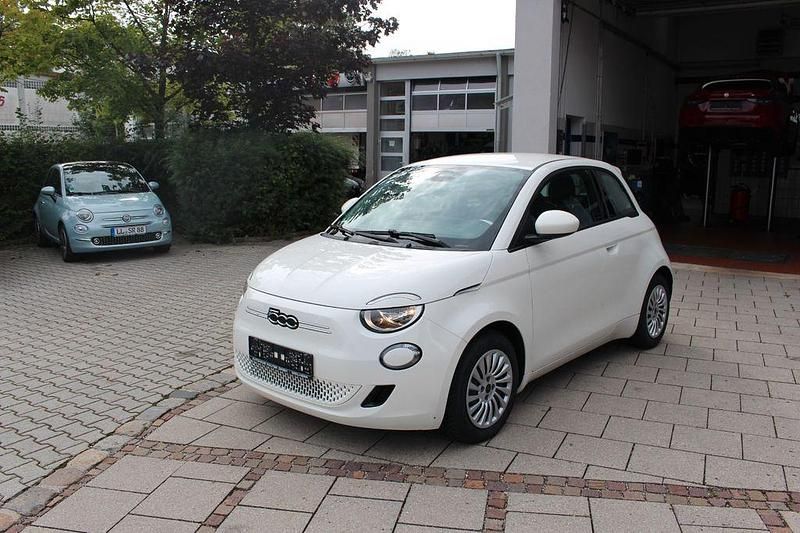 Weiß Gebraucht 2023 Fiat 500e Limousine | 18.900 € (Superpreis) - Bild 1/4