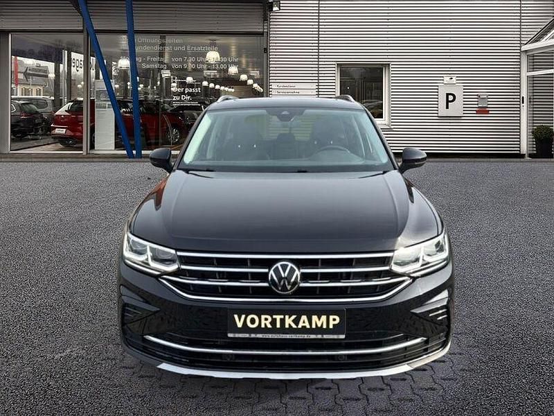 Gebraucht VW Tiguan Elegance 150 PS (110 kW) 2022 Deep black perleffekt SUV