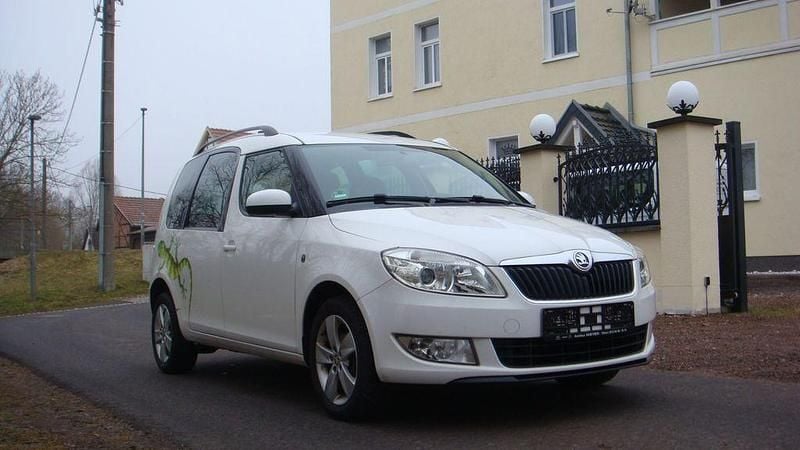 Gebraucht Skoda Roomster Fresh 86 PS (63 kW) 2013 Weiß Van / Kleinbus