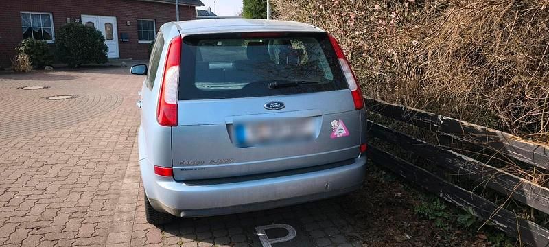 Second-hand Ford Focus 100 CP (73 kW) 2004 Albastru Break