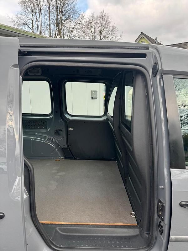 Gebraucht VW Transporter 75 PS (55 kW) 2018 Grau Van