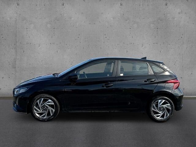 Gebraucht Hyundai i20 Trend 101 PS (74 kW) 2023 Schwarz Limousine