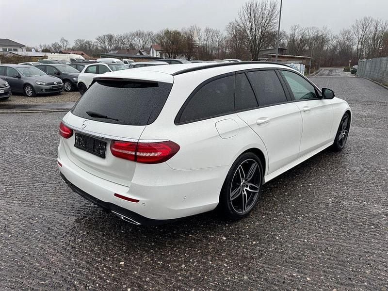 Gebraucht Mercedes E220 AMG 194 PS (142 kW) 2018 Weiß Limousine