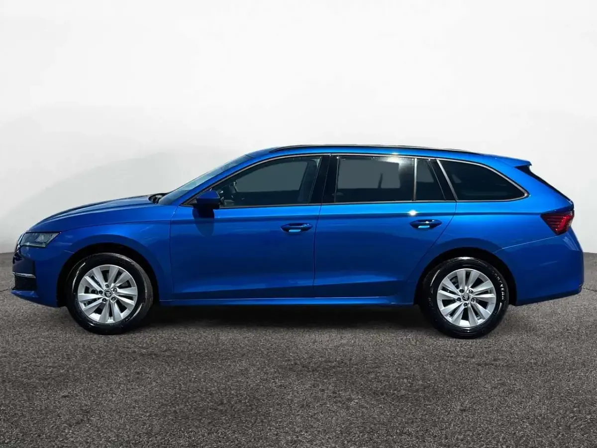 Gebraucht Skoda Octavia Selection 150 PS (110 kW) 2026 Raceblau Kombi