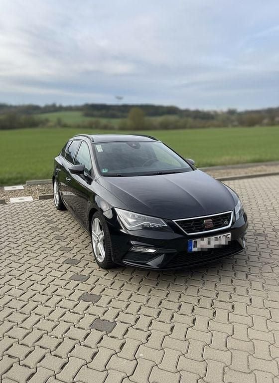 Schwarz Gebraucht 2018 Seat Leon ST FR Kombi | 10.990 € (Guter Preis) - Bild 1/4