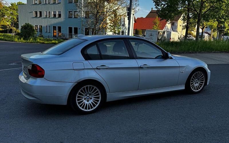 Second-hand BMW 320 163 CP (119 kW) 2006 Argintiu Berlinǎ