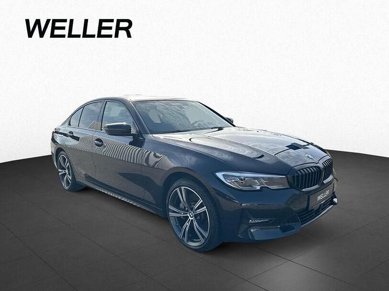 Gebraucht BMW 330e Shadowline 292 PS (214 kW) 2021 Black sapphire (schwarz) Limousine