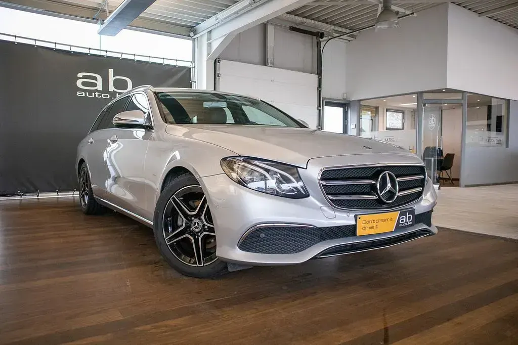Gebraucht Mercedes E200 AMG 160 PS (117 kW) 2019 Silber Kombi