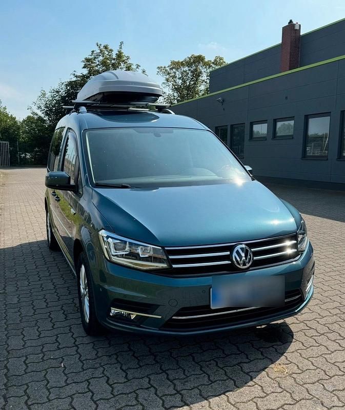 Grün Gebraucht 2017 VW Caddy Van / Kleinbus | 21.450 € (Etwas zu teuer) - Bild 1/4