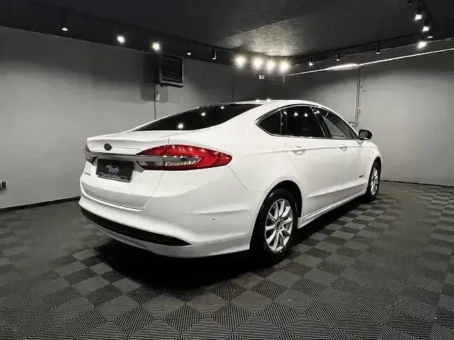 Gebraucht Ford Mondeo Titanium 188 PS (138 kW) 2019 Weiß Limousine