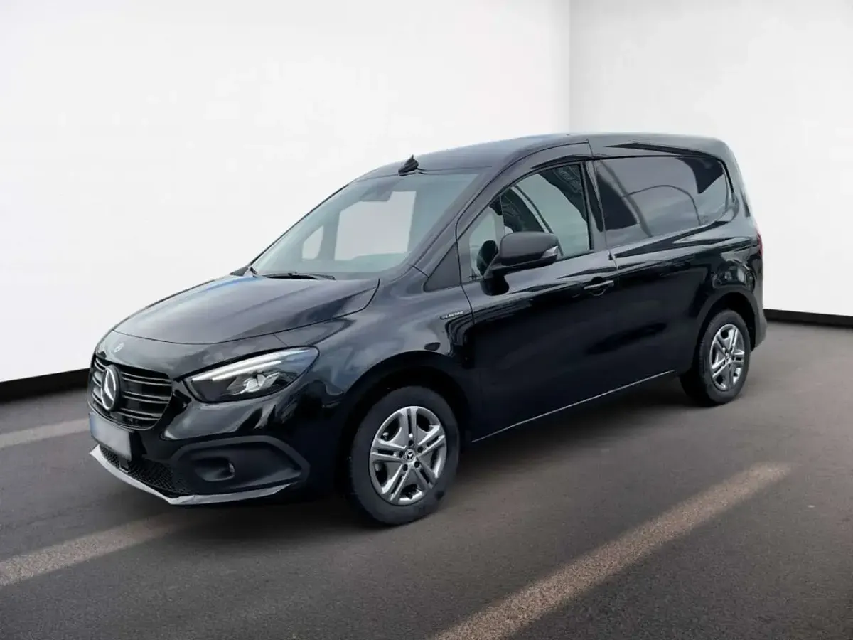 Gebraucht Mercedes eCitan 89 kW (122 PS) 2024 Schwarzloparitschwarzmetallic Limousine