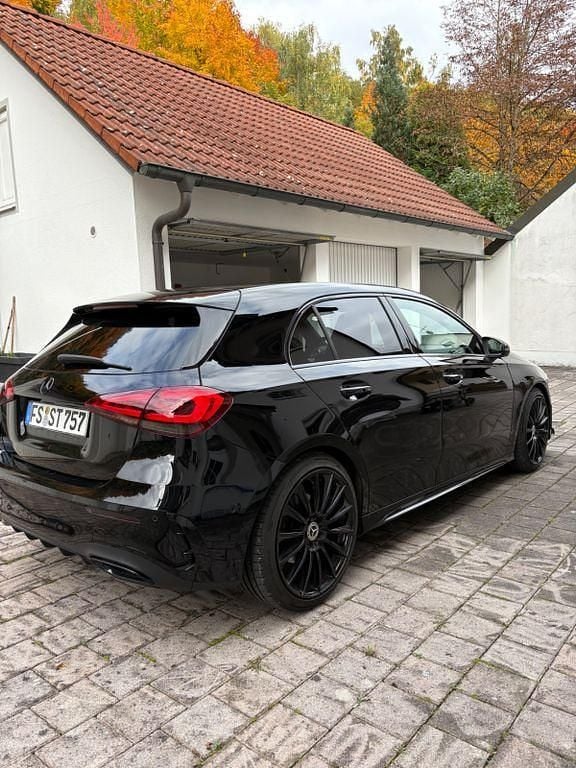 Schwarz Gebraucht 2018 Mercedes A200 AMG Limousine | 22.999 € (Fairer Preis) - Bild 1/4