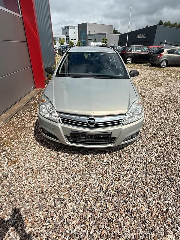 Gebraucht Opel Astra 116 PS (85 kW) 2008 Grau Limousine