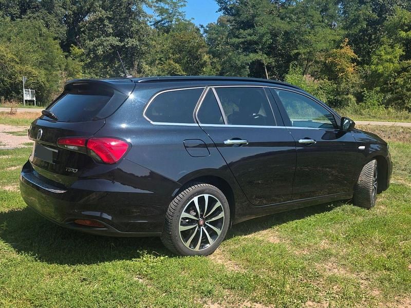 Gebraucht Fiat Tipo Lounge 120 PS (88 kW) 2017 Schwarz Kombi
