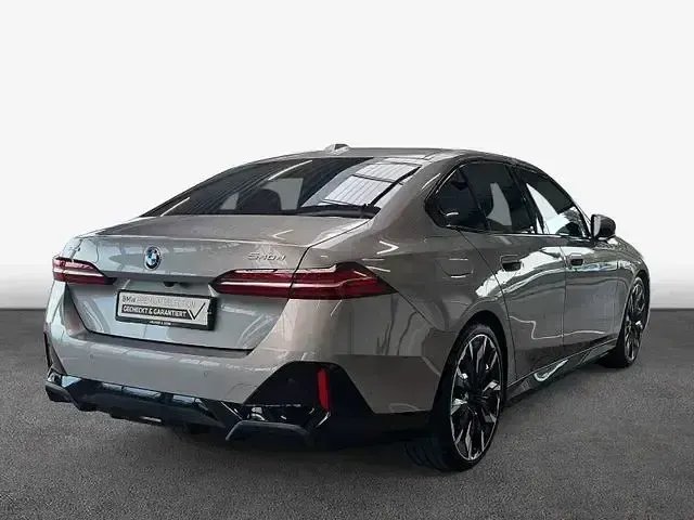 Gebraucht BMW 540 M Sport 303 PS (222 kW) 2025 Grau Limousine