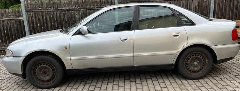 Gebraucht Audi A4 101 PS (74 kW) 1998 Silber Limousine