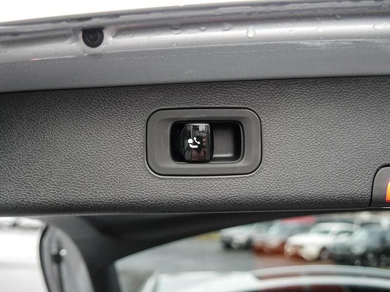 Gebraucht Mercedes E200 AMG 150 PS (110 kW) 2025 Silber Limousine