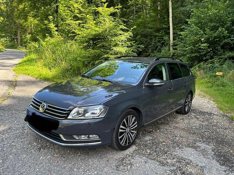 Grau Gebraucht 2013 VW Passat Comfortline Kombi | 7.800 € (Guter Preis) - Bild 1/4