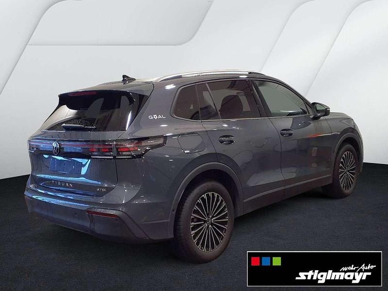 Gebraucht VW Tiguan Goal 131 PS (96 kW) 2025 Delfingrau metallic SUV