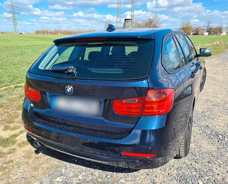 Gebraucht BMW 316 140 PS (102 kW) 2015 Blau Kombi