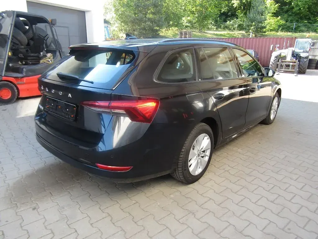 Gebraucht Skoda Octavia Ambition 116 PS (85 kW) 2023 Schwarz Kombi