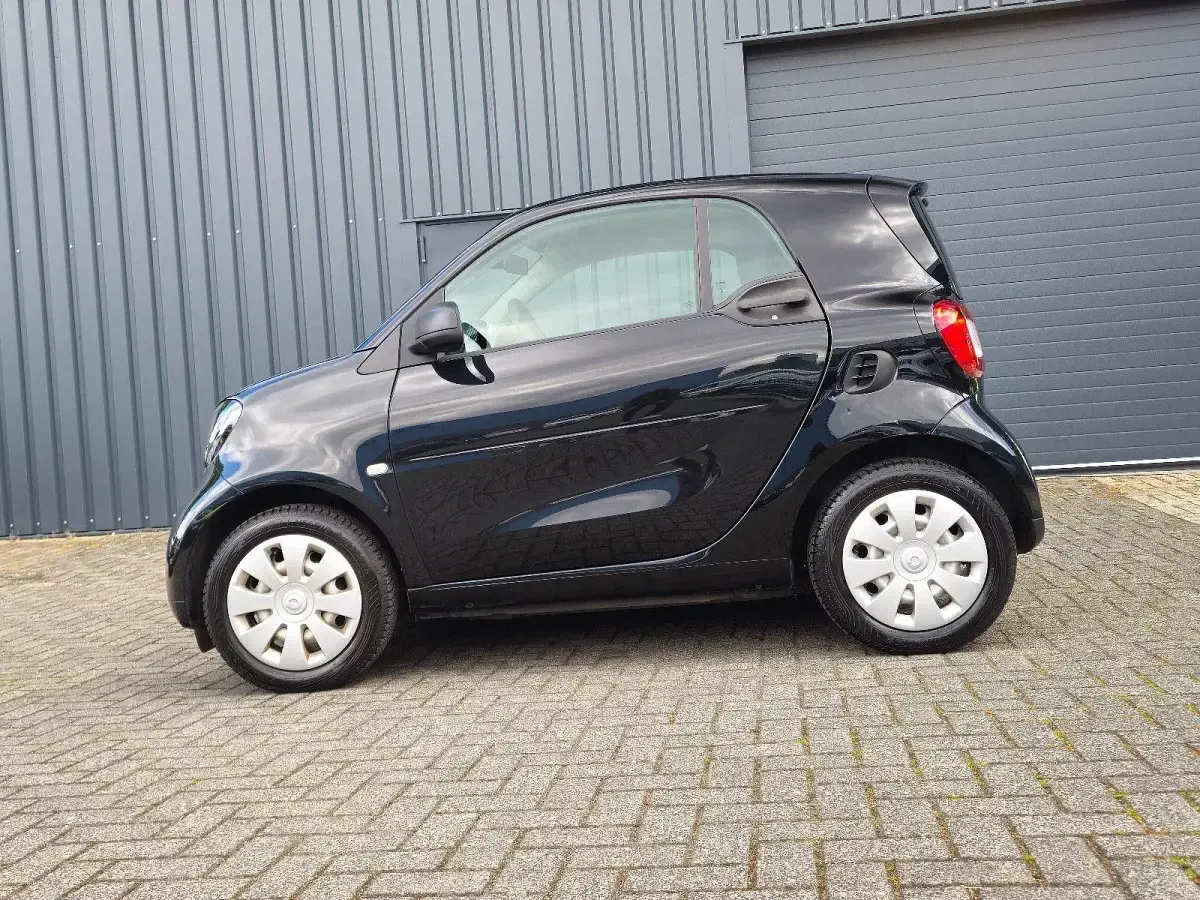 Usata Smart ForTwo Coupé 90 CV (66 kW) 2018 Nero Coupé