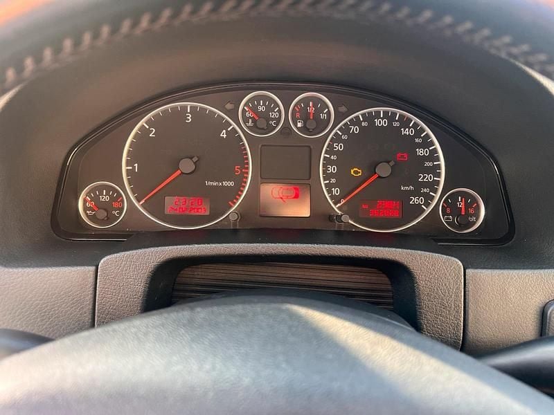 Gebraucht Audi A6 163 PS (119 kW) 2003 Schwarz Kombi