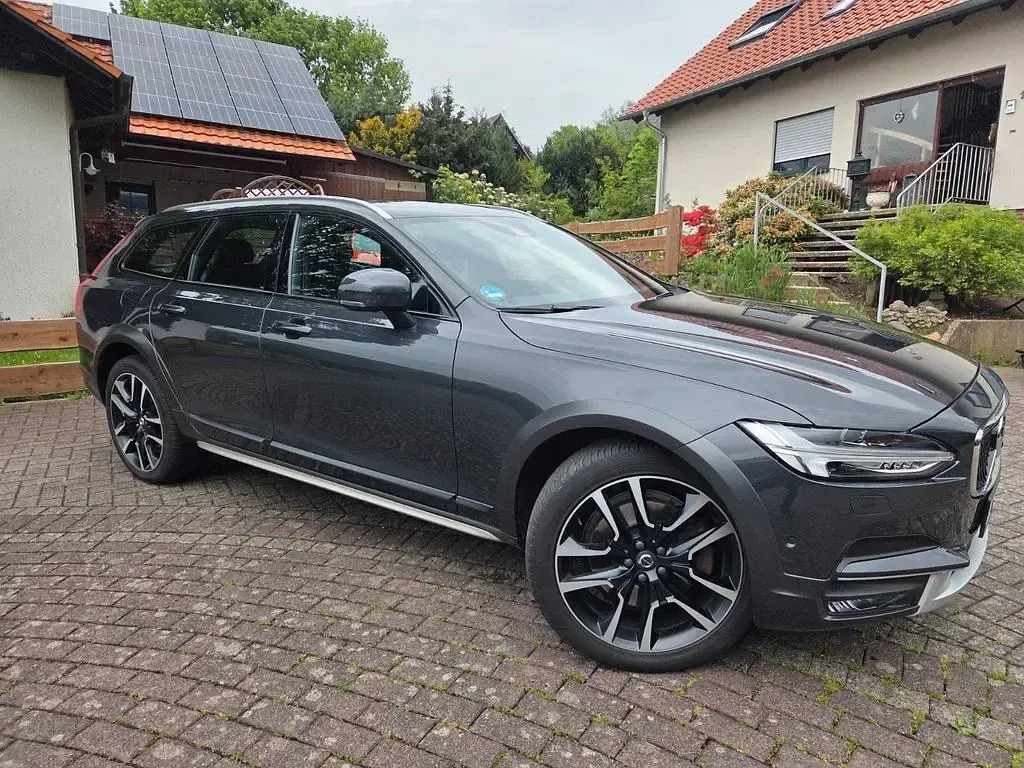 Gebraucht Volvo V90 CC Pro 235 PS (172 kW) 2019 Blau Kombi