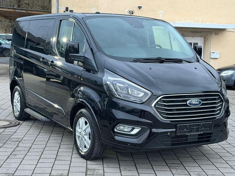Gebraucht Ford Tourneo 185 PS (136 kW) 2020 Schwarz Van / Kleinbus