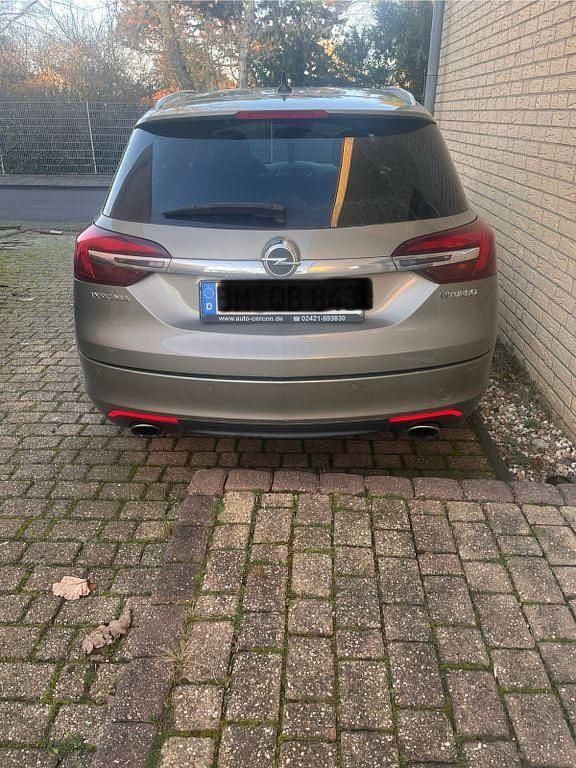 Gebraucht Opel Insignia Edition 194 PS (142 kW) 2013 Grün Kombi