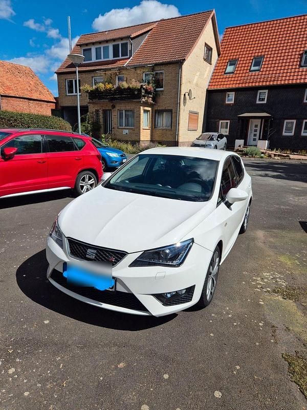 Weiß Gebraucht 2016 Seat Ibiza FR Kleinwagen | 6.000 € (Guter Preis) - Bild 1/4