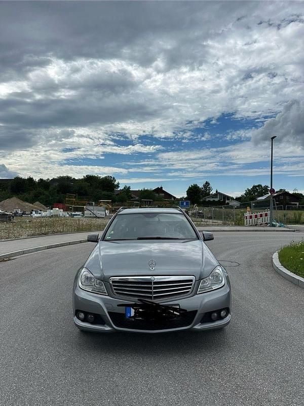 Grau Gebraucht 2013 Mercedes C180 Kombi | 4.500 € (Superpreis) - Bild 1/4