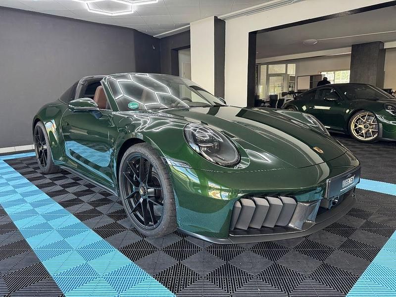 Grün Gebraucht 2025 Porsche 911 Targa 4 Cabrio | 226.100 € - Bild 1/4