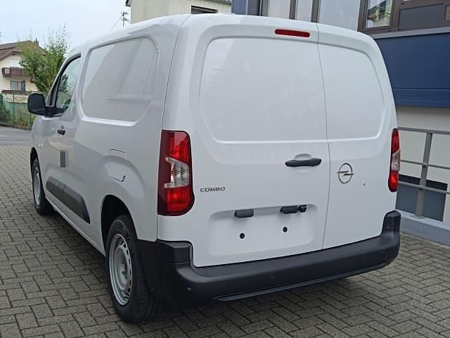 Neu Opel Combo 110 PS (80 kW) 2026 Weiss Van