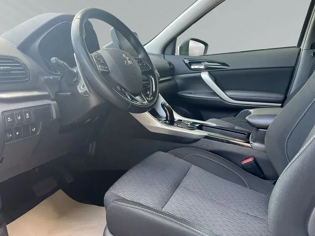 Gebraucht Mitsubishi Eclipse Cross Basis 188 PS (138 kW) 2022 Grau SUV