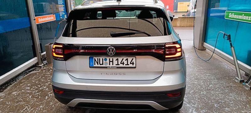 Gebraucht VW T-Cross Active 150 PS (110 kW) 2021 Grau SUV
