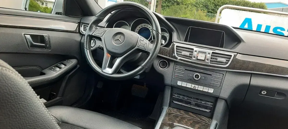 Gebraucht Mercedes E350 258 PS (189 kW) 2015 Silber Limousine