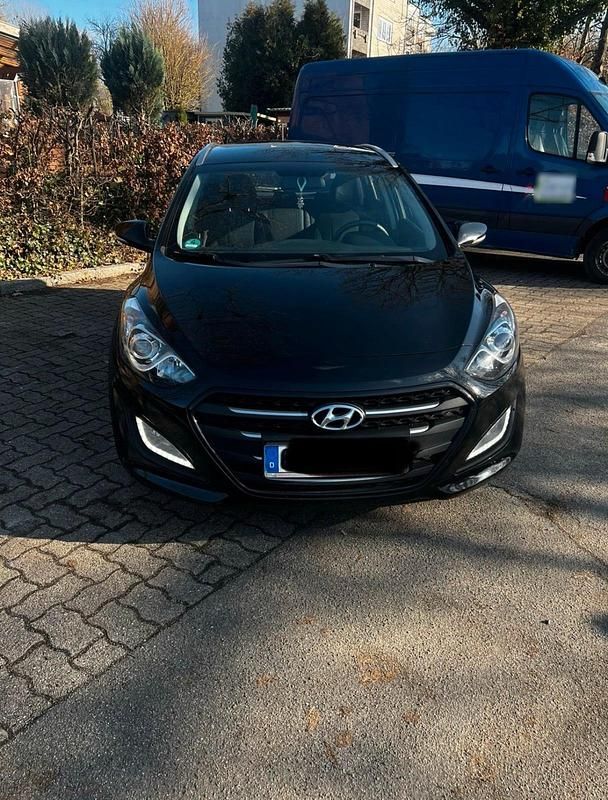 Gebraucht Hyundai i30 110 PS (80 kW) 2015 Schwarz Kombi