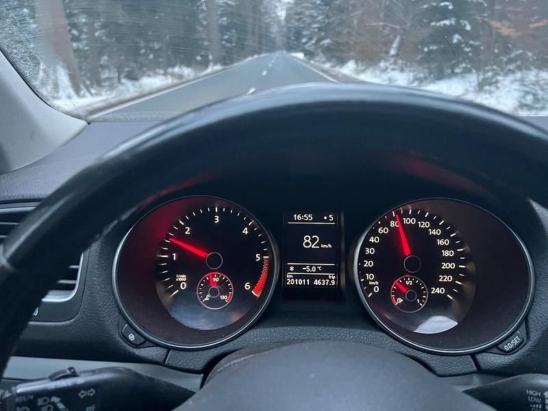 Gebraucht VW Golf VI 105 PS (77 kW) 2011 Schwarz Kleinwagen