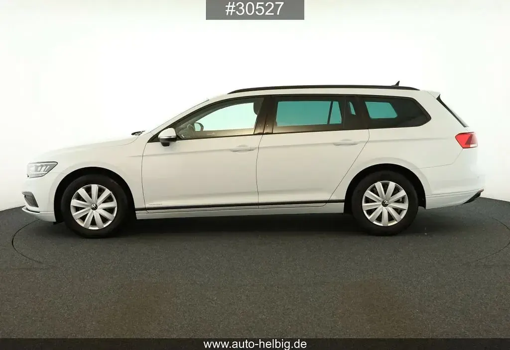 Używany VW Passat 122 KM (89 kW) 2023 Biały Kombi