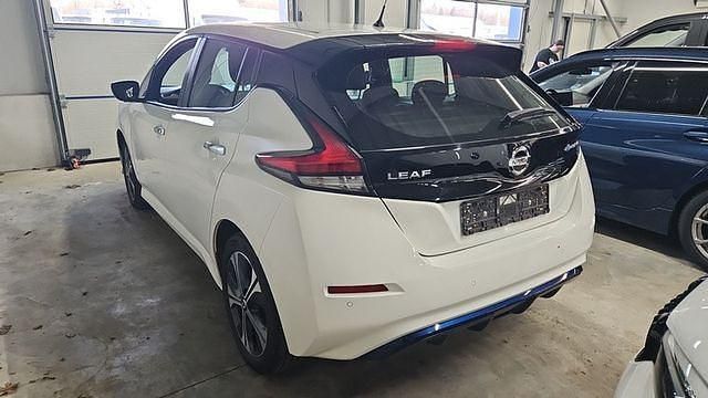 Gebraucht Nissan Leaf 360º 160 kW (218 PS) 2021 Weiß Kleinwagen