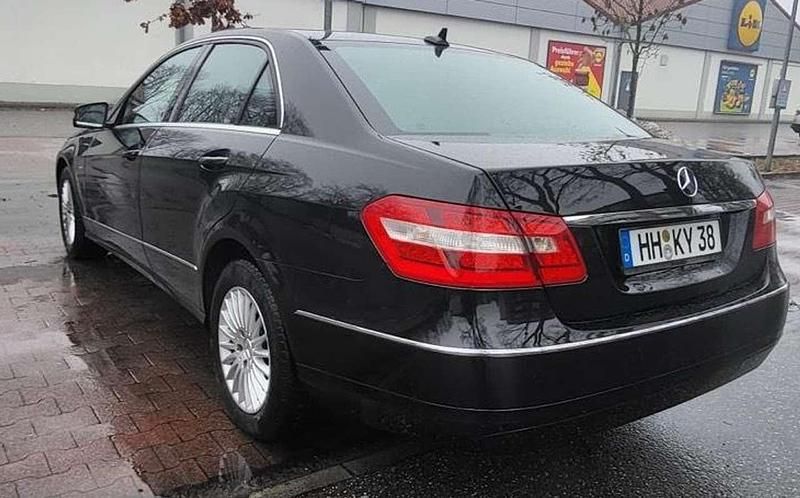 Gebraucht Mercedes 220 170 PS (125 kW) 2012 Schwarz Limousine