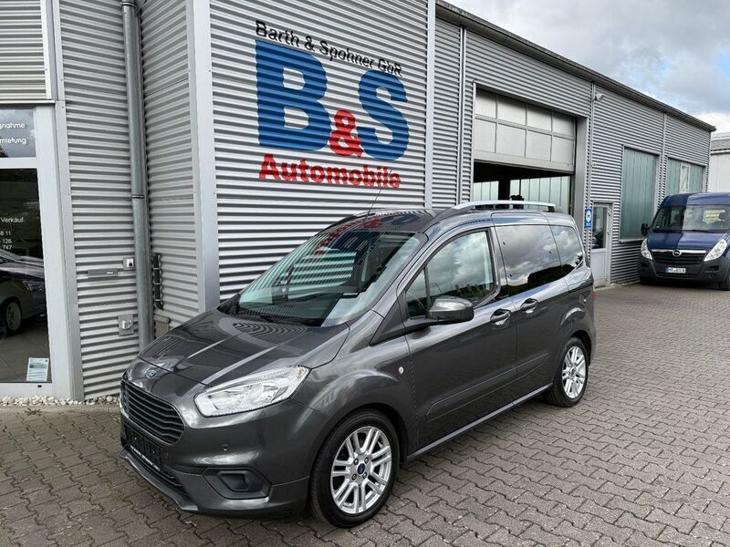 Magneticgrau (metallic) Gebraucht 2019 Ford Tourneo Courier Titanium Van / Kleinbus | 8.890 € (Superpreis) - Bild 1/4