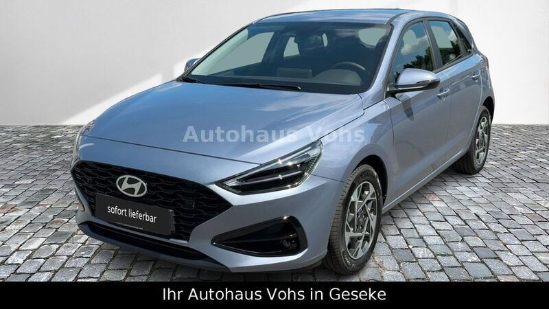 Blau Gebraucht 2025 Hyundai i30 Comfort Kleinwagen | 20.970 € (Fairer Preis) - Bild 1/3