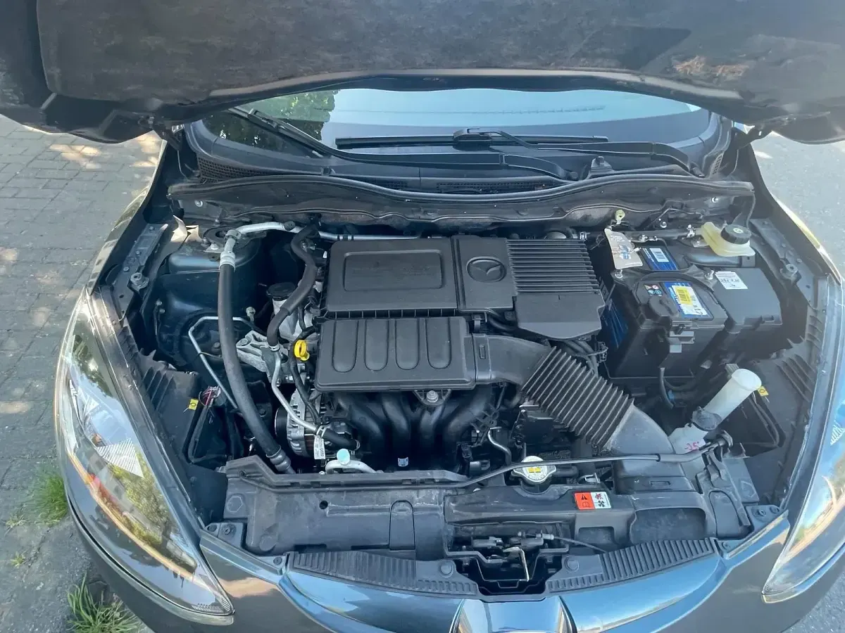 Second-hand Mazda 2 75 CP (55 kW) 2012 Gri Hatchback